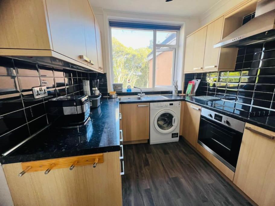 Family Marine Apartment With Sea View Dawlish Exterior photo
