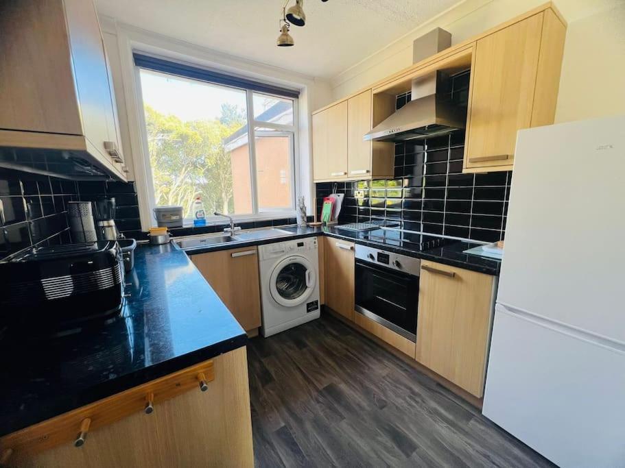 Family Marine Apartment With Sea View Dawlish Exterior photo